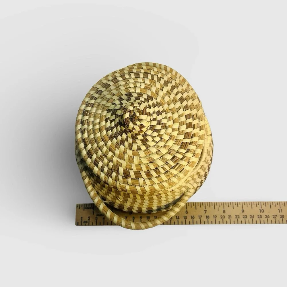 Vintage Charleston Gullah Sweetgrass Lidded Basket Handles Attached Lid 6.5x9in